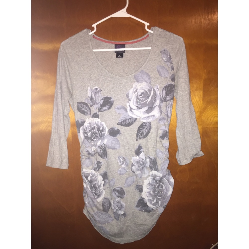 Rose Quarter Sleeve Top